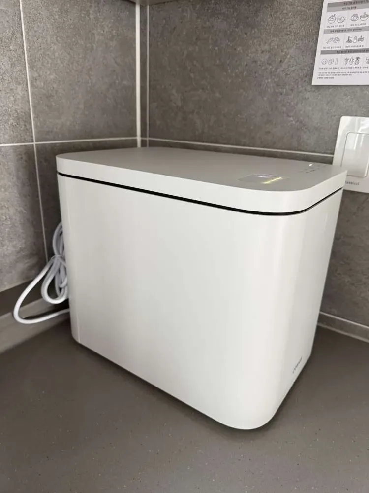 동탄동 주방에 설치된 코웨이 제로 음식물 처리기 분쇄형 3L WMG-3004